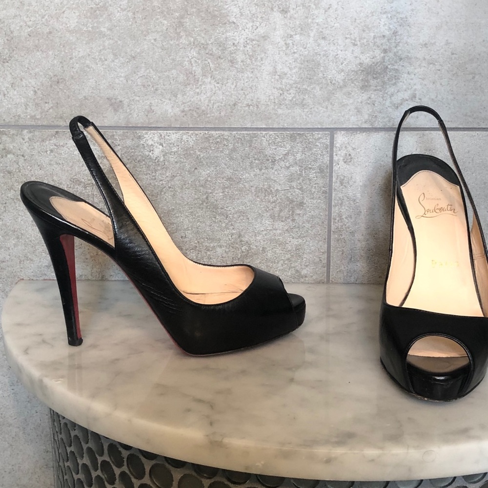 Christian Louboutin classic slingback peep toe